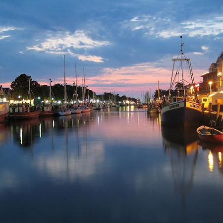 Ferienhaus Matrose Rostock Exteriör bild